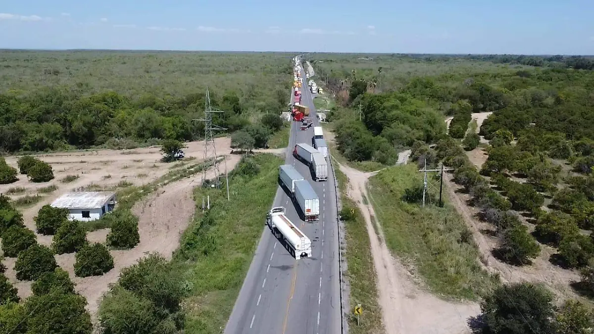 Bloqueo en carretera de Tamaulipas 